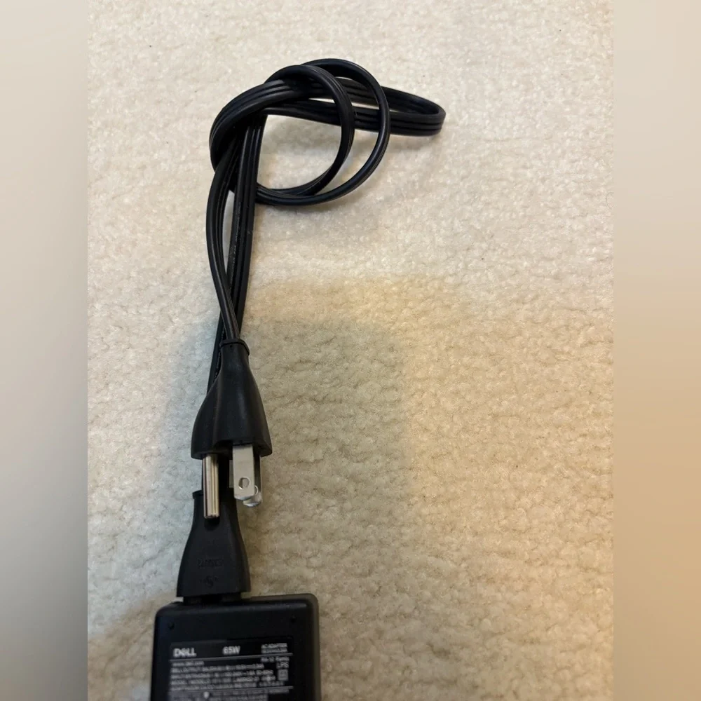 Genuine Dell 65W Laptop AC Adapter